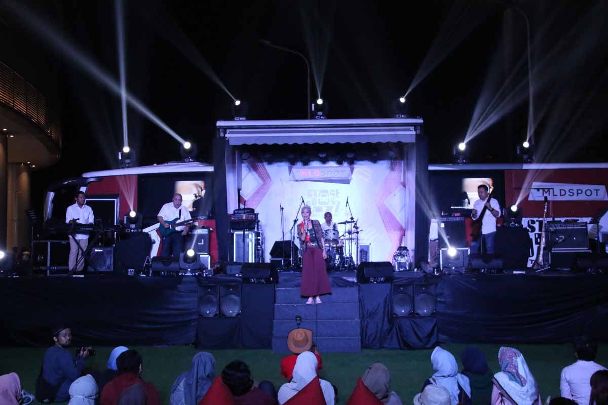 Warna Baru Syaharani &amp; Queenfireworks di Album &quot;Aloha&quot;